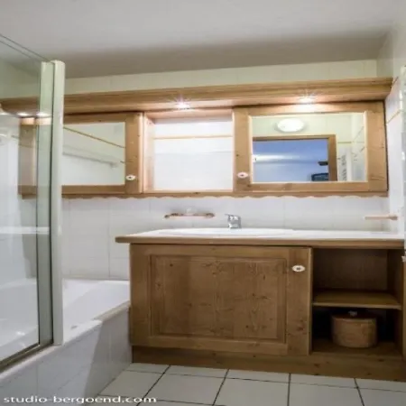 Appartement Aux Arcs 1800 Avec Acces Direct Aux Pistes Et Spa - Fr-1-352-11